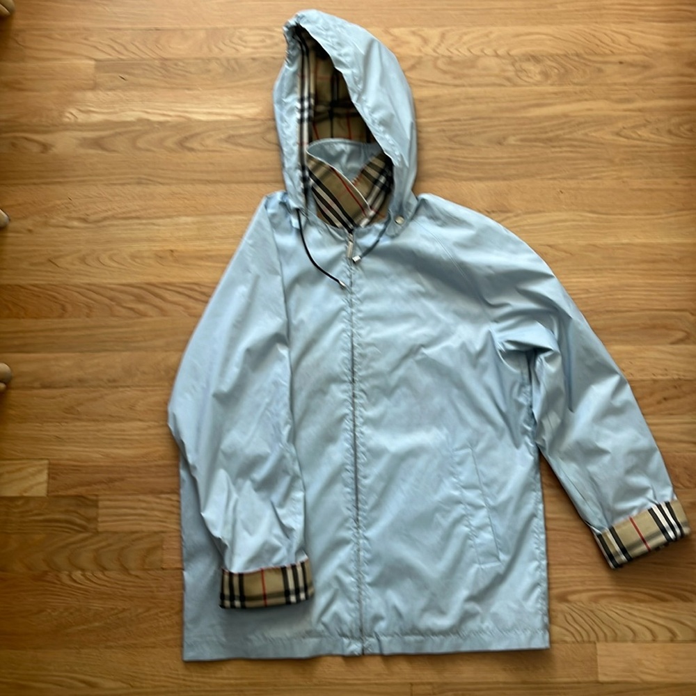 Burberry Raincoat, light blue, size M